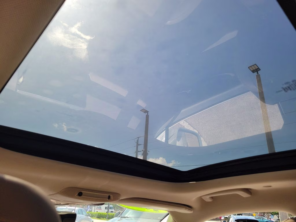 2022 Pristine White Metallic Tri-Coat Lincoln Nautilus Reserve FWD SUV