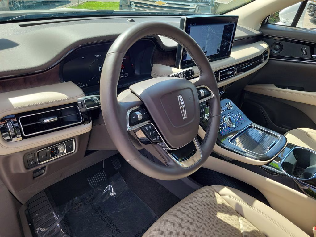 2022 Pristine White Metallic Tri-Coat Lincoln Nautilus Reserve FWD SUV
