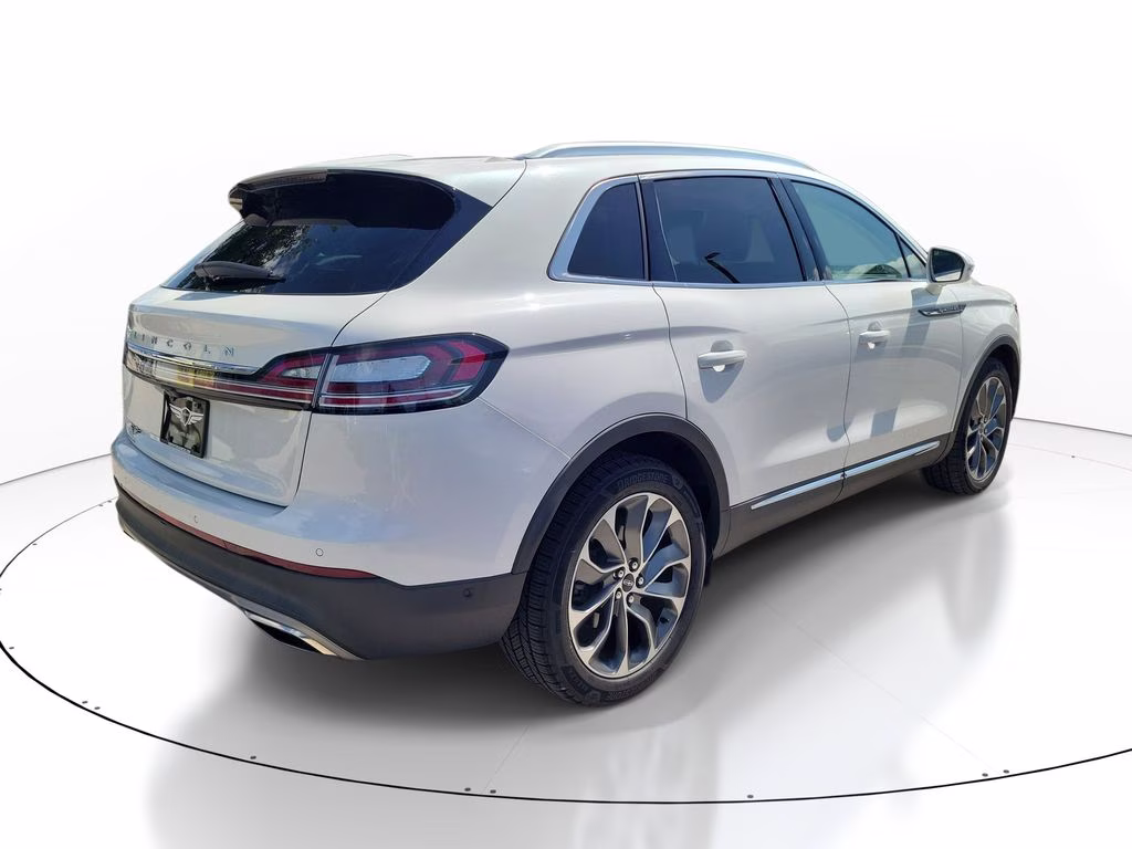 2022 Pristine White Metallic Tri-Coat Lincoln Nautilus Reserve FWD SUV