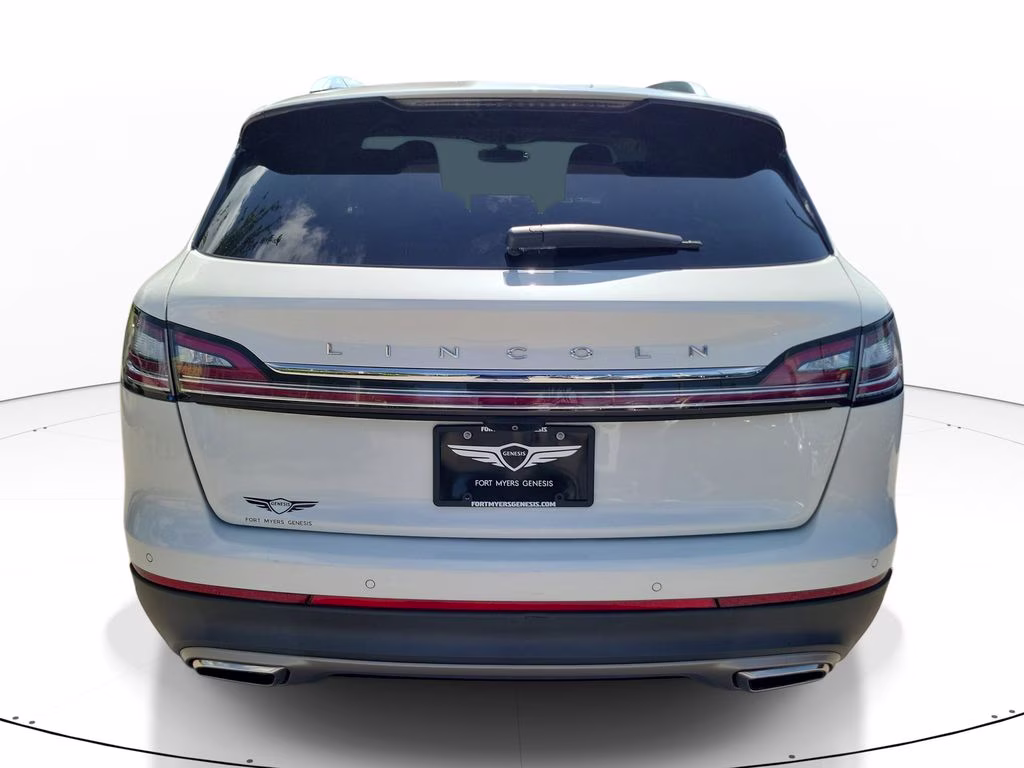 2022 Pristine White Metallic Tri-Coat Lincoln Nautilus Reserve FWD SUV