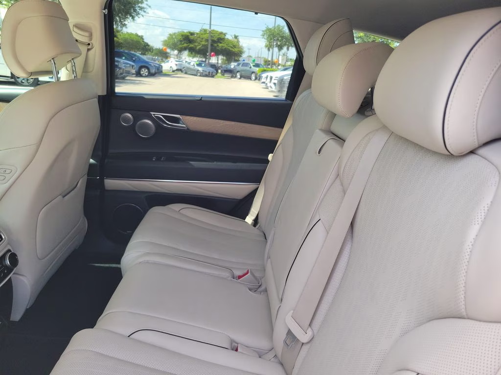 2022 Uyuni White Genesis GV80 2.5T Prestige RWD SUV