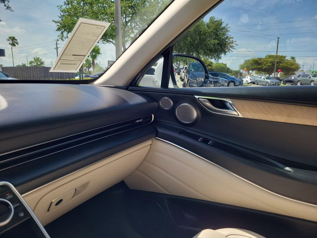 2022 Uyuni White Genesis GV80 2.5T Prestige RWD SUV
