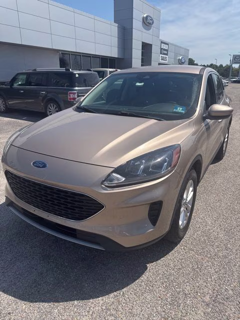 2020 Desert Gold Metallic Ford Escape SE AWD SUV