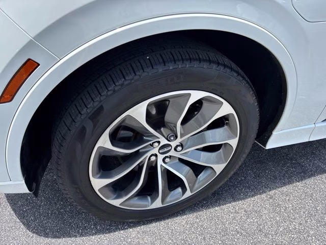 2020 White Metallic Lincoln Aviator Grand Touring AWD SUV