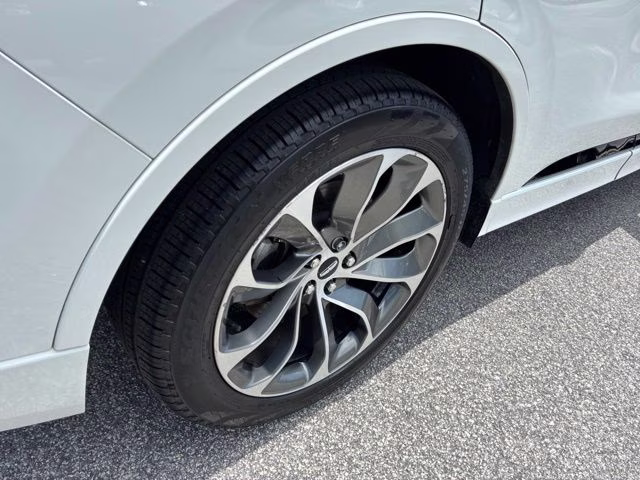 2020 White Metallic Lincoln Aviator Grand Touring AWD SUV