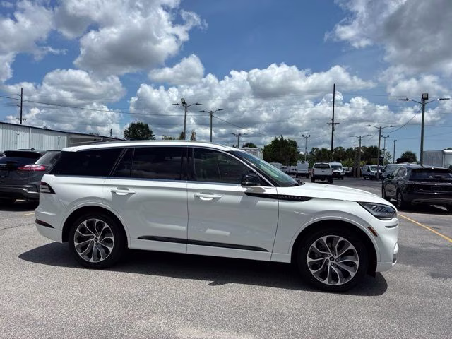 2020 White Metallic Lincoln Aviator Grand Touring AWD SUV