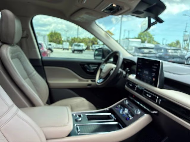 2020 White Metallic Lincoln Aviator Grand Touring AWD SUV