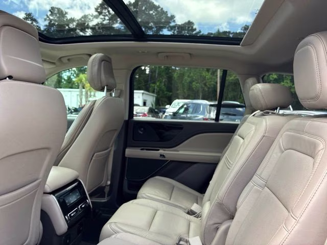 2020 White Metallic Lincoln Aviator Grand Touring AWD SUV