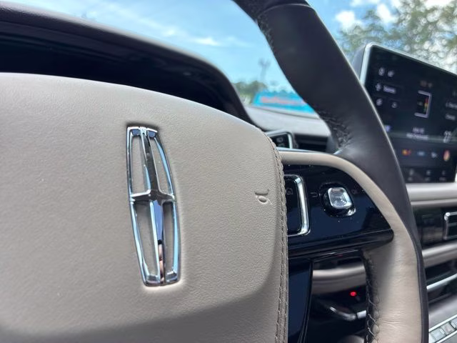 2020 White Metallic Lincoln Aviator Grand Touring AWD SUV