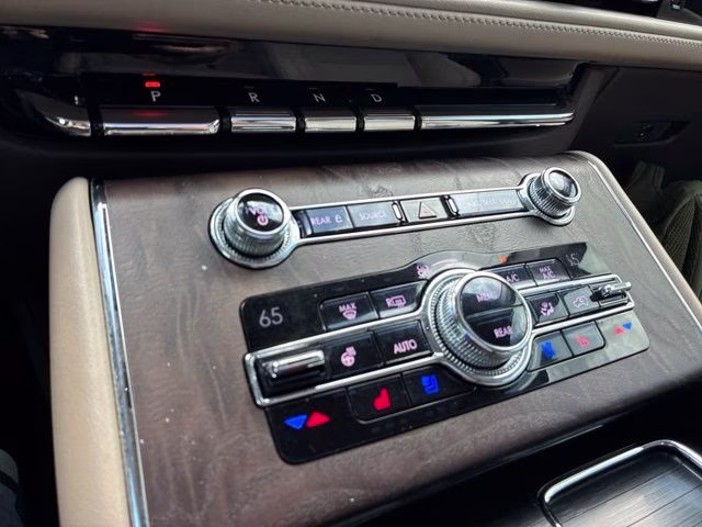 2020 White Metallic Lincoln Aviator Grand Touring AWD SUV