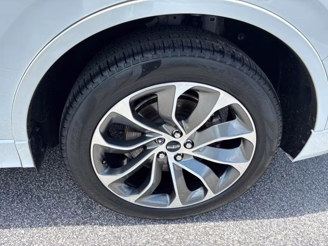 2020 White Metallic Lincoln Aviator Grand Touring AWD SUV