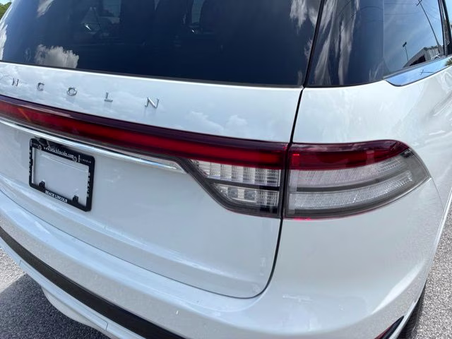 2020 White Metallic Lincoln Aviator Grand Touring AWD SUV