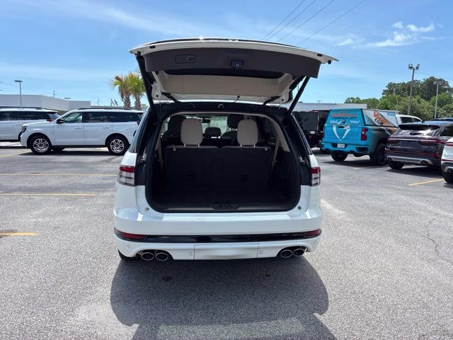 2020 White Metallic Lincoln Aviator Grand Touring AWD SUV