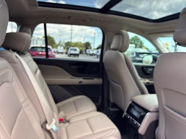 2020 White Metallic Lincoln Aviator Grand Touring AWD SUV