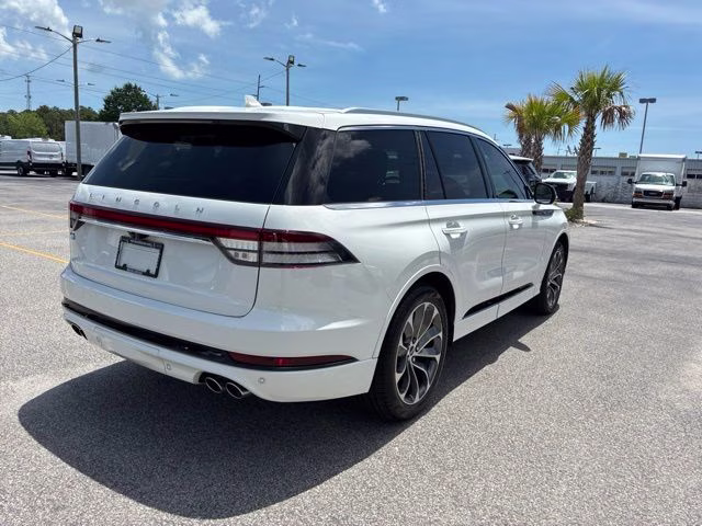 2020 White Metallic Lincoln Aviator Grand Touring AWD SUV