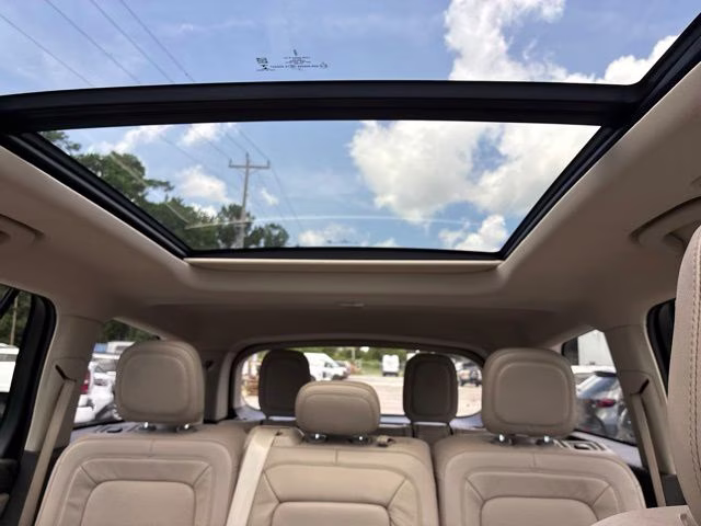 2020 White Metallic Lincoln Aviator Grand Touring AWD SUV