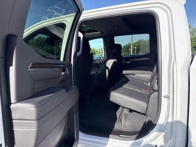 2025 Summit White Chevrolet Silverado 1500 RST Crew Cab Pickup 4X4 Truck