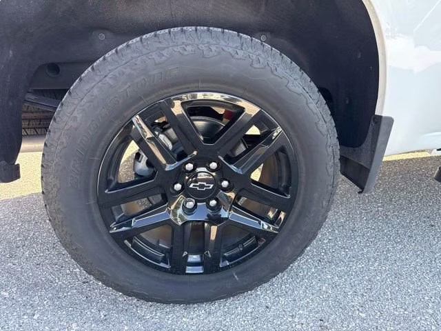 2025 Summit White Chevrolet Silverado 1500 RST Crew Cab Pickup 4X4 Truck