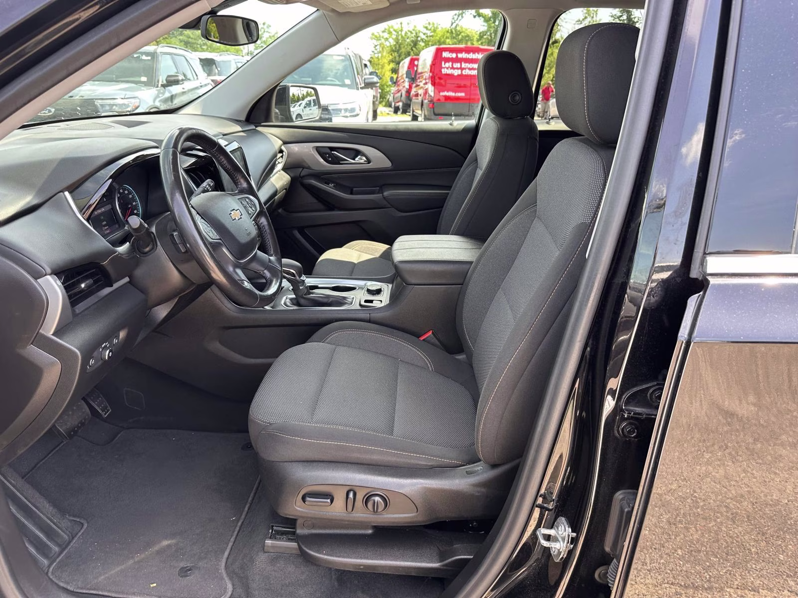 2021 Mosaic Black Metallic Chevrolet Traverse AWD 4dr LT Cloth w/1LT AWD SUV