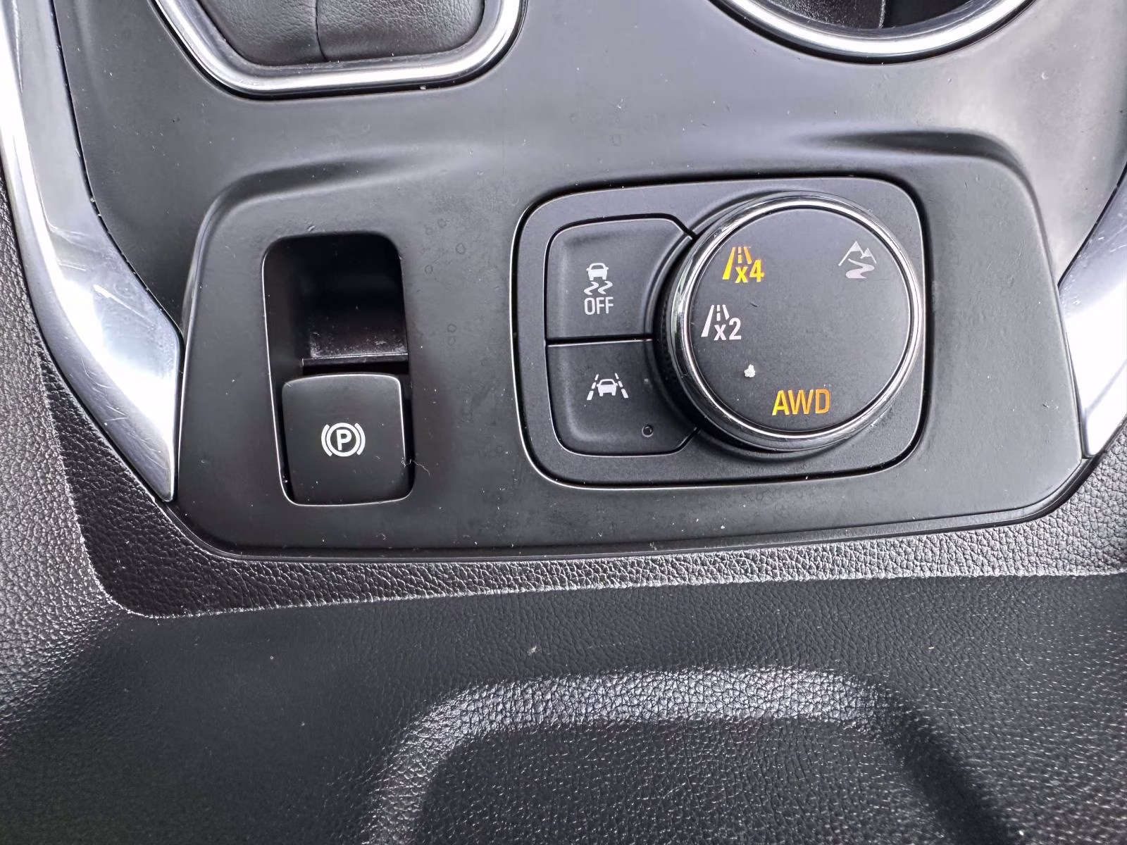 2021 Mosaic Black Metallic Chevrolet Traverse AWD 4dr LT Cloth w/1LT AWD SUV