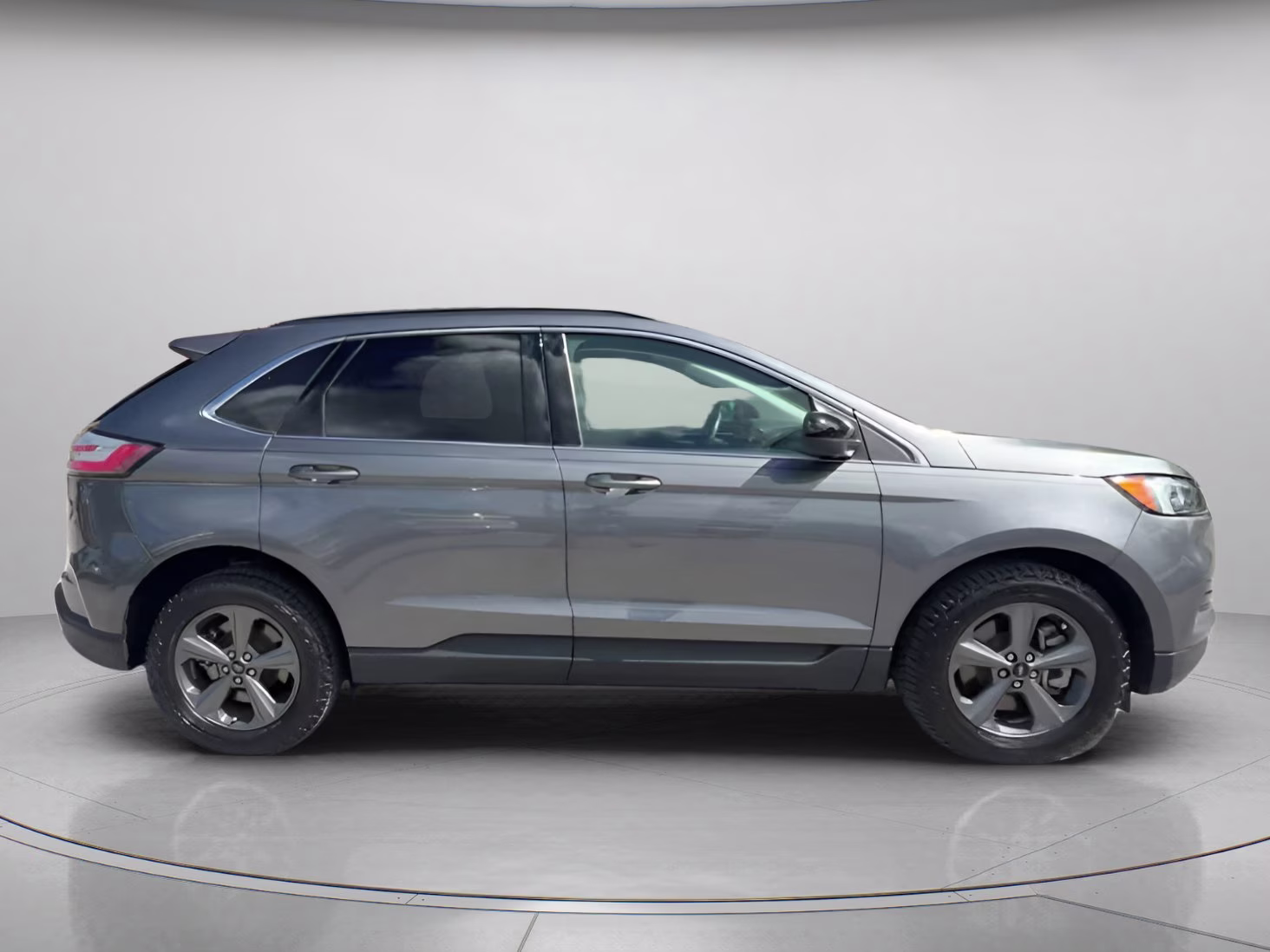 2022 Carbonized Gray Metallic Ford Edge SEL AWD SUV