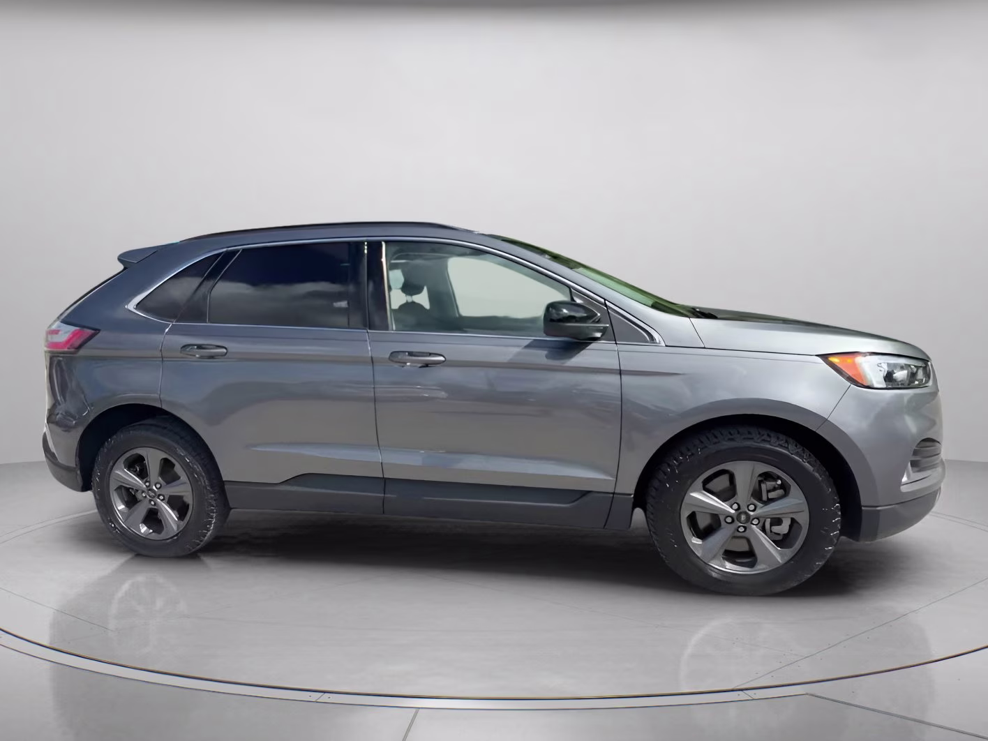 2022 Carbonized Gray Metallic Ford Edge SEL AWD SUV