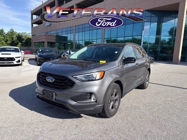 2022 Carbonized Gray Metallic Ford Edge SEL AWD SUV