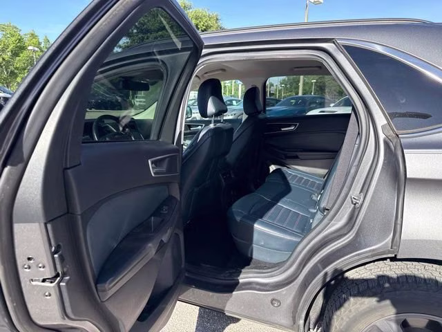 2022 Carbonized Gray Metallic Ford Edge SEL AWD SUV