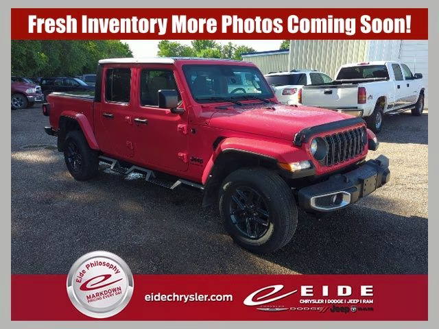 2024 Firecracker Red Clearcoat Jeep Gladiator Sport S 4X4 Truck
