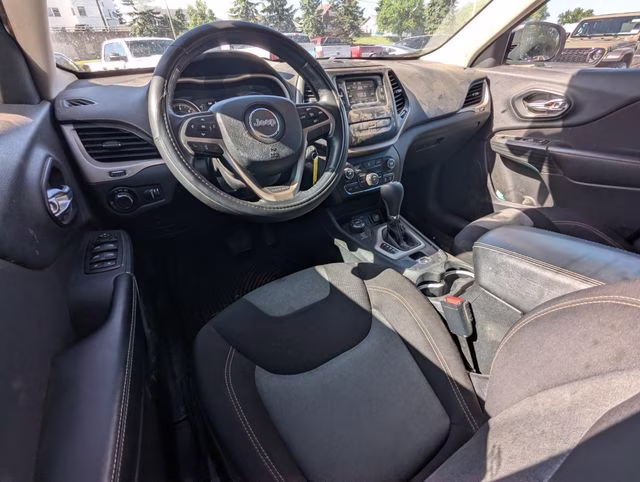2016 Bright White Clearcoat Jeep Cherokee Sport 4X4 SUV