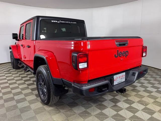 2024 Firecracker Red Clearcoat Jeep Gladiator Sport S 4X4 Truck
