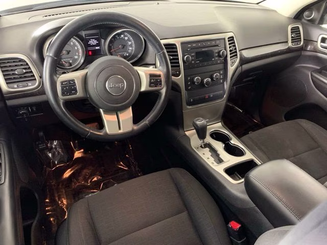 2011 Blackberry Pearlcoat Jeep Grand Cherokee Laredo 4X4 SUV