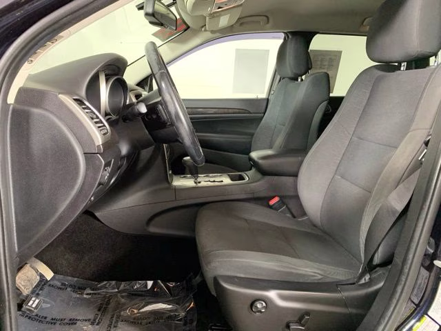 2011 Blackberry Pearlcoat Jeep Grand Cherokee Laredo 4X4 SUV