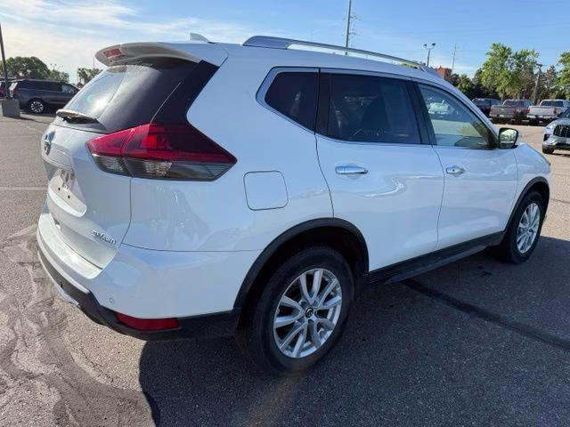 2019 Glacier White Nissan Rogue SV AWD SUV