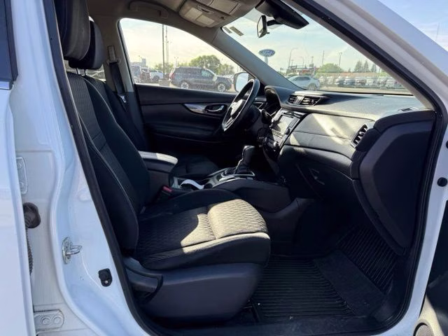 2019 Glacier White Nissan Rogue SV AWD SUV