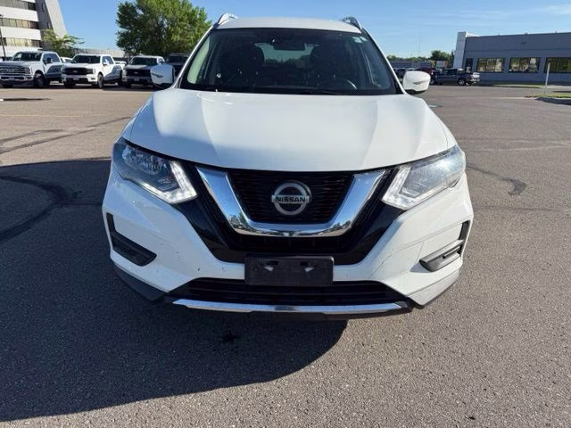 2019 Glacier White Nissan Rogue SV AWD SUV