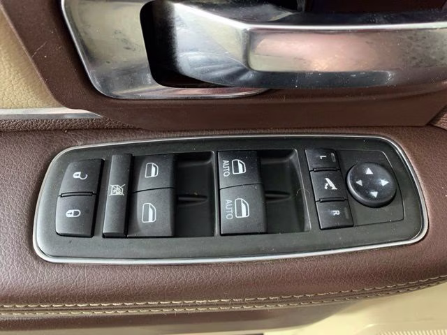 2014 Prairie Pearlcoat Ram 1500 Laramie 4X4 Truck