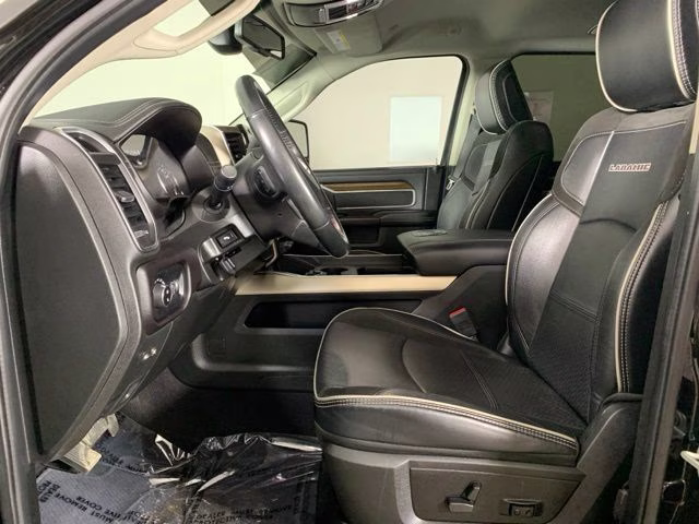 2023 Diamond Black Crystal Pearlcoat Ram 2500 Laramie 4X4 Truck