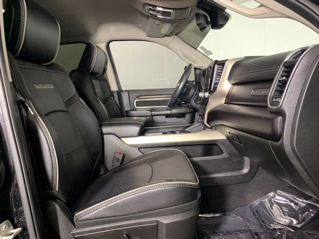 2023 Diamond Black Crystal Pearlcoat Ram 2500 Laramie 4X4 Truck