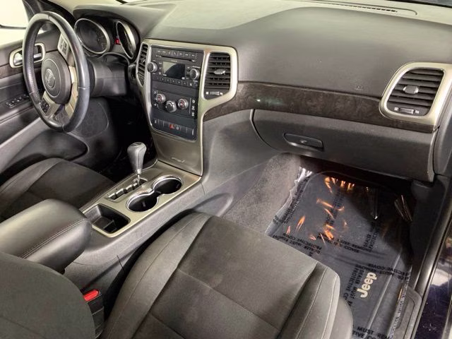 2011 Blackberry Pearlcoat Jeep Grand Cherokee Laredo 4X4 SUV