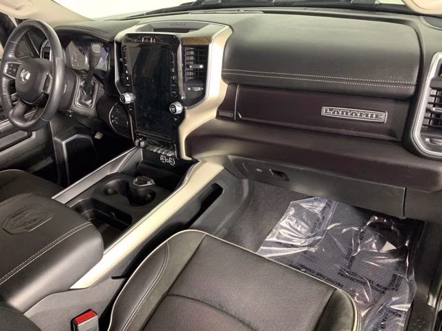 2023 Diamond Black Crystal Pearlcoat Ram 2500 Laramie 4X4 Truck