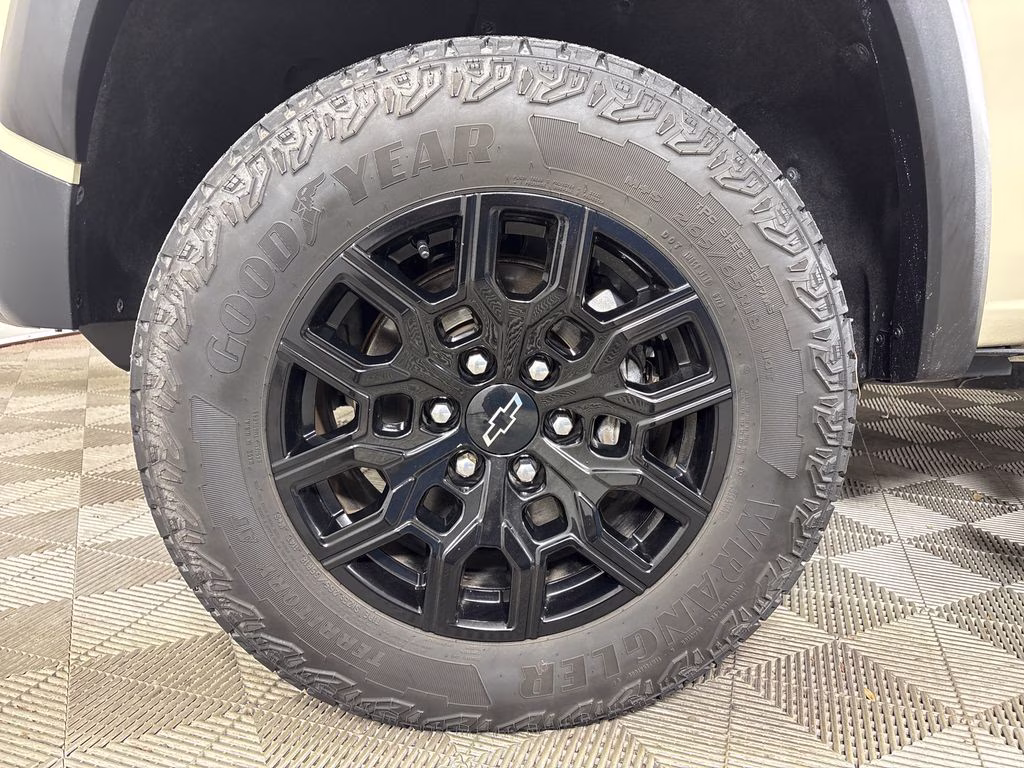 2023 Sand Dune Metallic Chevrolet Colorado Trail Boss 4X4 Truck
