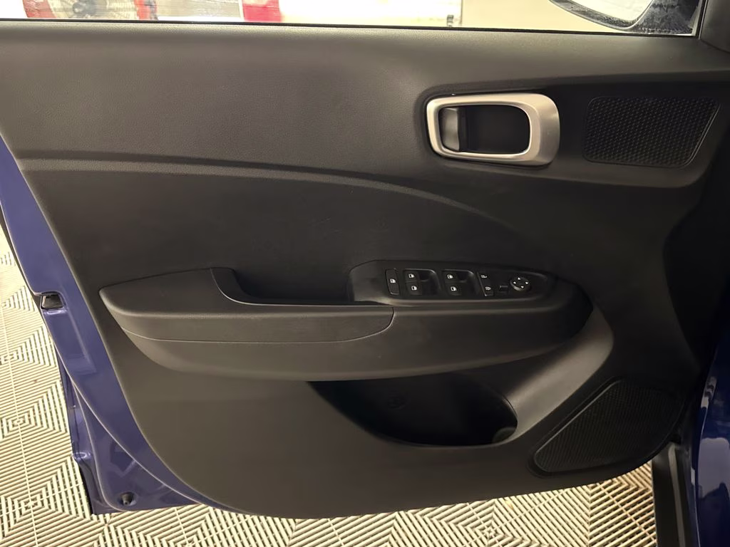2022 Intense Blue Hyundai Venue SE FWD SUV