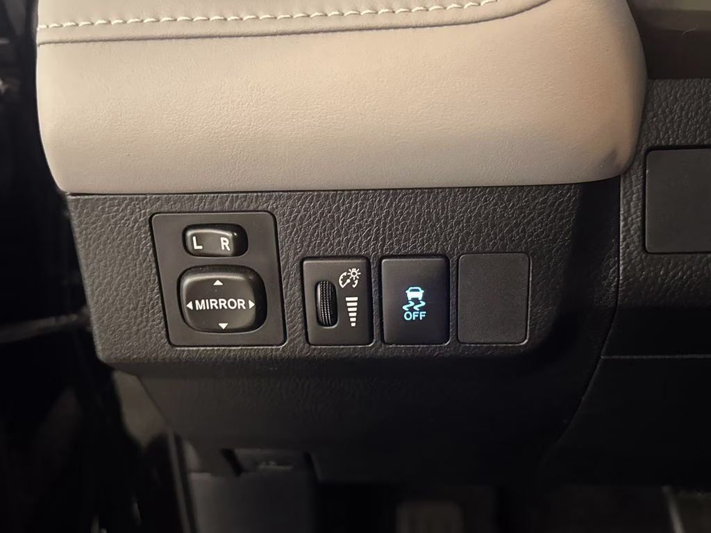 2013 Black Toyota RAV4 XLE FWD SUV