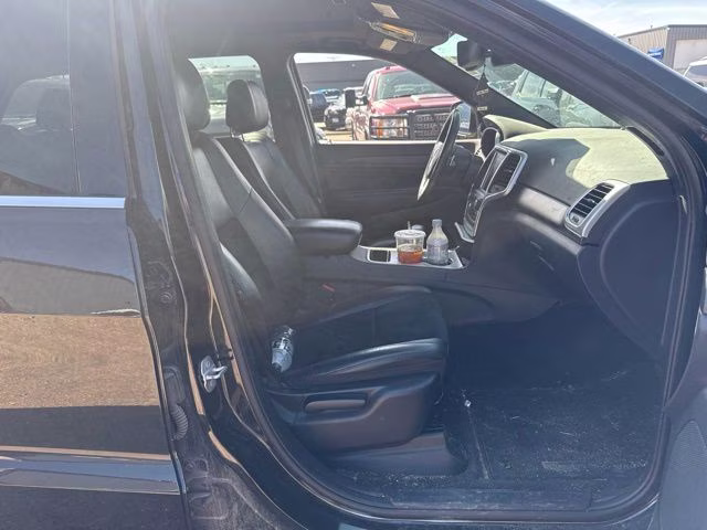 2015 Brilliant Black Crystal Pearlcoat Jeep Grand Cherokee Altitude Edition 4X4 SUV