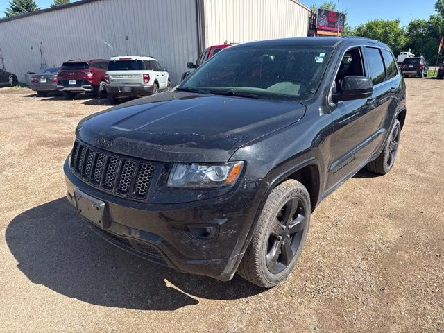 2015 Brilliant Black Crystal Pearlcoat Jeep Grand Cherokee Altitude Edition 4X4 SUV