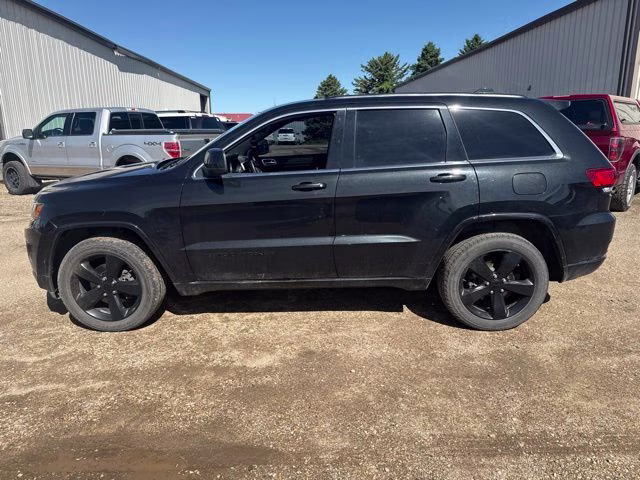 2015 Brilliant Black Crystal Pearlcoat Jeep Grand Cherokee Altitude Edition 4X4 SUV