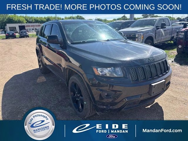 2015 Brilliant Black Crystal Pearlcoat Jeep Grand Cherokee Altitude Edition 4X4 SUV