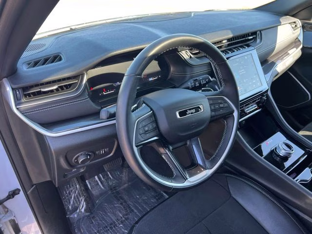 2022 Bright White Clearcoat Jeep Grand Cherokee Altitude 4X4 SUV