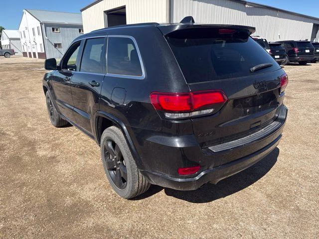 2015 Brilliant Black Crystal Pearlcoat Jeep Grand Cherokee Altitude Edition 4X4 SUV